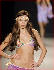candice-swanepoel_07.jpg - 136 KB