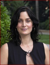 carrie-anne-moss_07.jpg - 105 KB