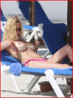 alicia-douvall_09.jpg - 133 KB