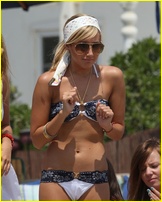 ashley-tisdale_03.jpg - 128 KB