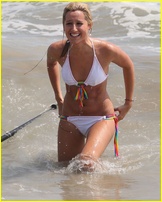 ashley-tisdale_05.jpg - 136 KB