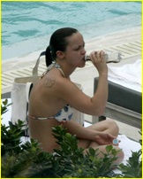 christina-ricci_03.jpg - 131 KB