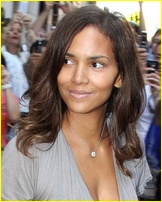 halle-berry_01.jpg - 120 KB