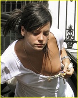 lily-allen_03.jpg - 159 KB