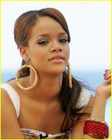 rihanna_07.jpg - 131 KB