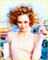 vanessa-paradis_10.jpg - 125 KB