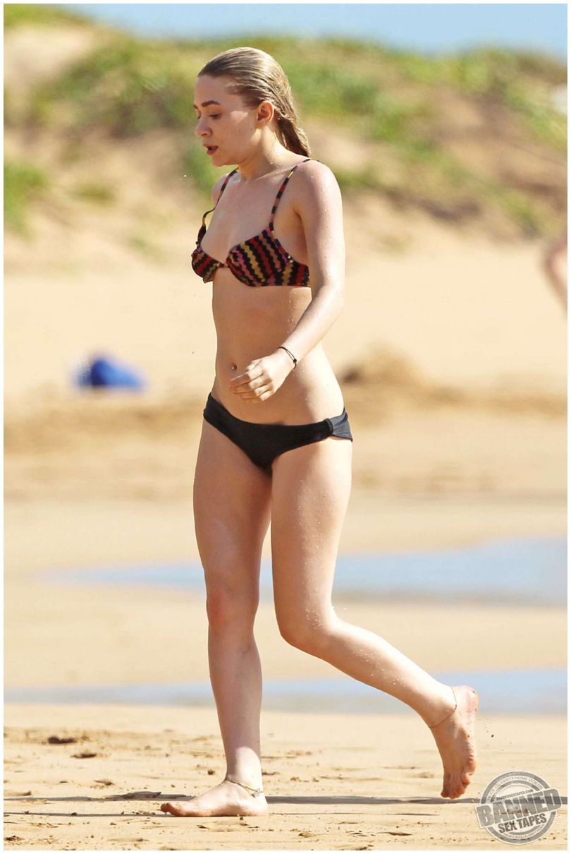 Pic nude ashley olsen Elizabeth Olsen