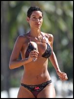 Nicole Murphy Nude Pictures