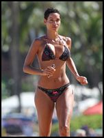 Nicole Murphy Nude Pictures