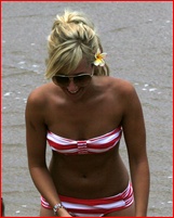 ashley-tisdale_01.jpg - 216 KB