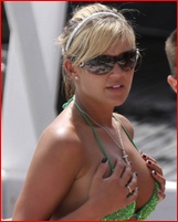 danielle-lloyd_08.jpg - 121 KB