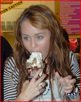 miley-cyrus_11.jpg - 203 KB