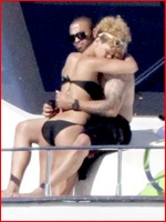 Rihanna Nude Pictures